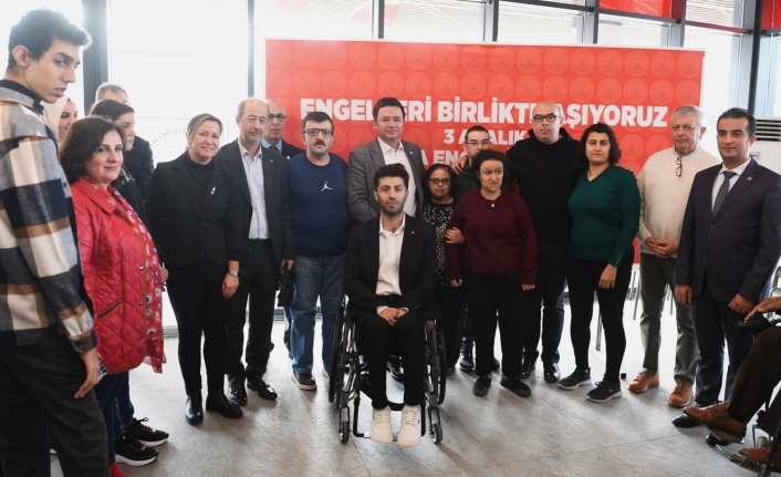 Bakan Aydın engelli bireylerle bir araya geldi